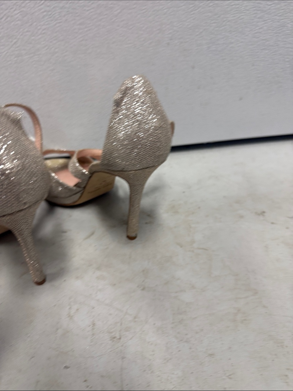 kate spade Metallic Gold Glitter Strappy Stiletto Heels LIKE NEW Size 9.5 - Picture 3 of 4